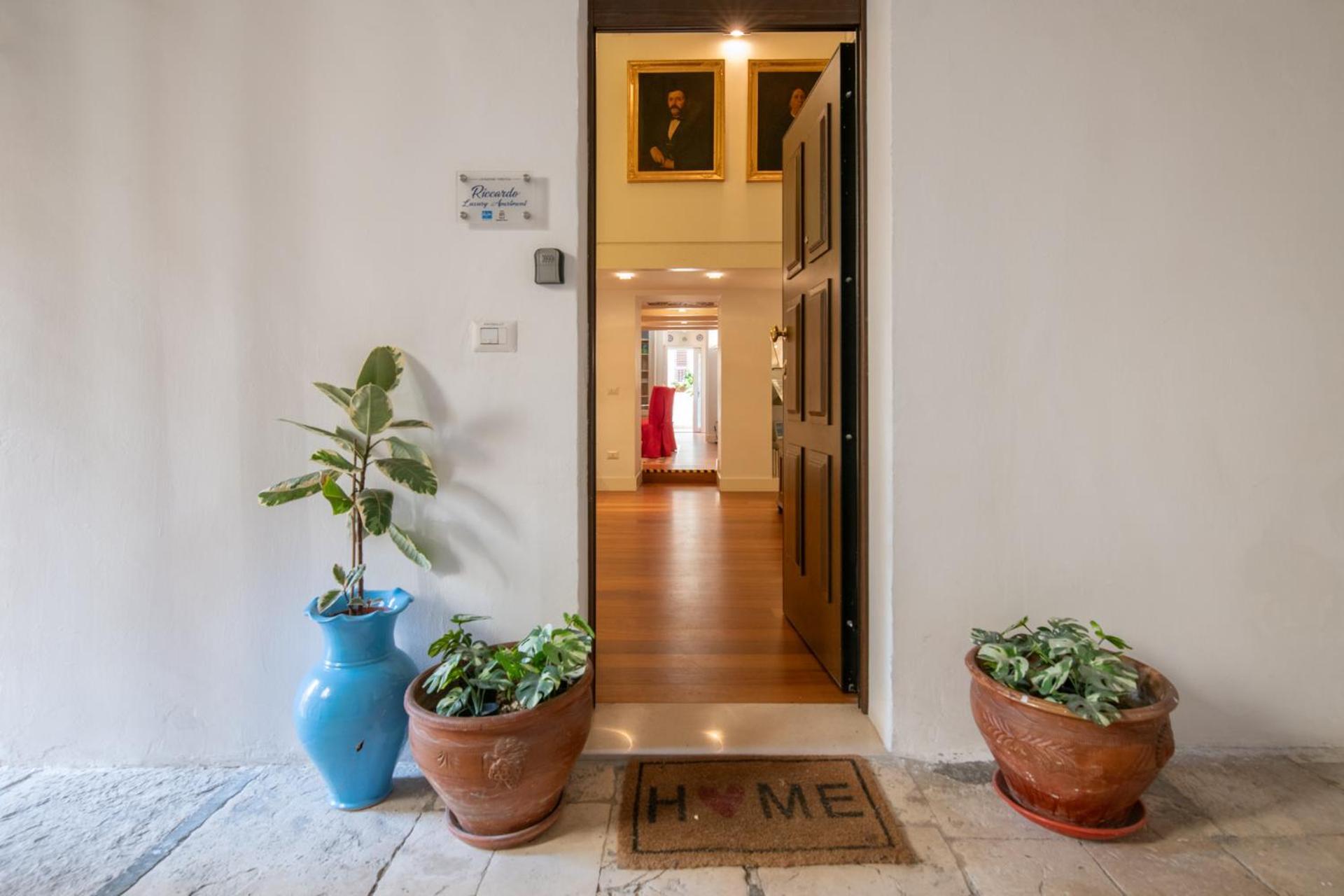 Riccardo Luxury Apartment Bari Exterior foto